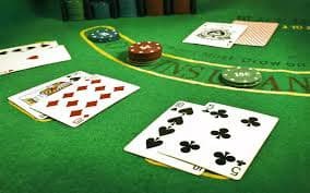 Dealer kasino langsung ns1212 memandu permainan kartu secara real-time untuk pengguna Indonesia